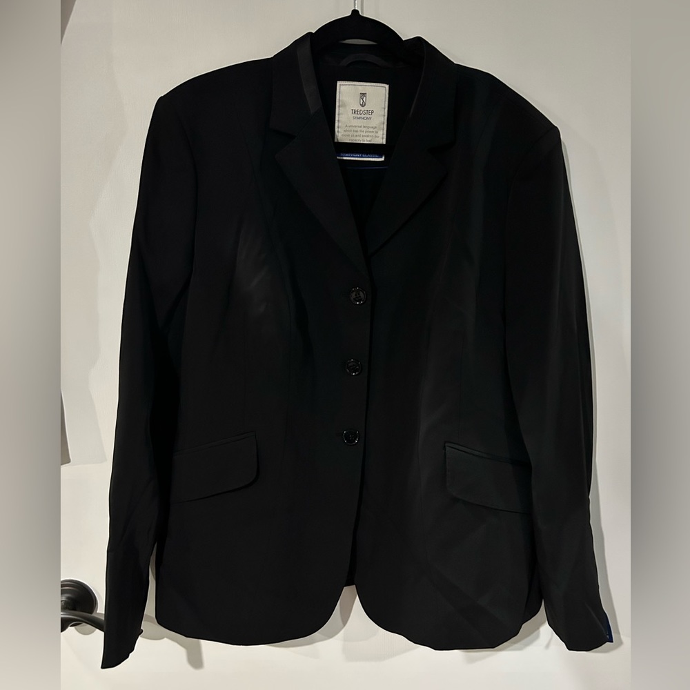 Hunter show coat. Brand new. Black. Ladies 14 / L